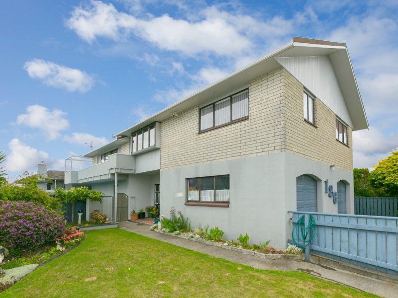 126 Heta Road, Highlands Park, New Plymouth, 3 habitaciones, 2 baños