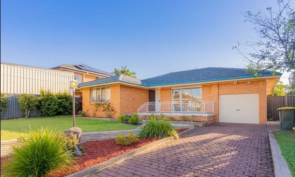Spacious 4-Bed Retro-Style Low-Set Brick Home in Coopers Plains (with Detached Fourth Bedroom)
