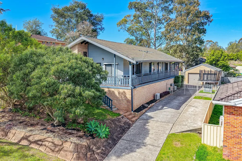Raymond Terrace 4 Slaapkamer ELEVATED FAMILY HOME WITH SPACE, VIEWS & POTENTIAL!