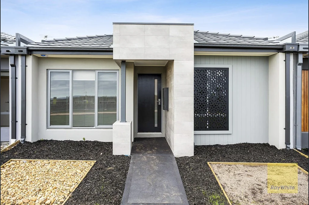 Wyndham Vale 3Moenga "Home Sweet Home or Smart Investment - Your Path to Nesting or Investing Begins Here!"