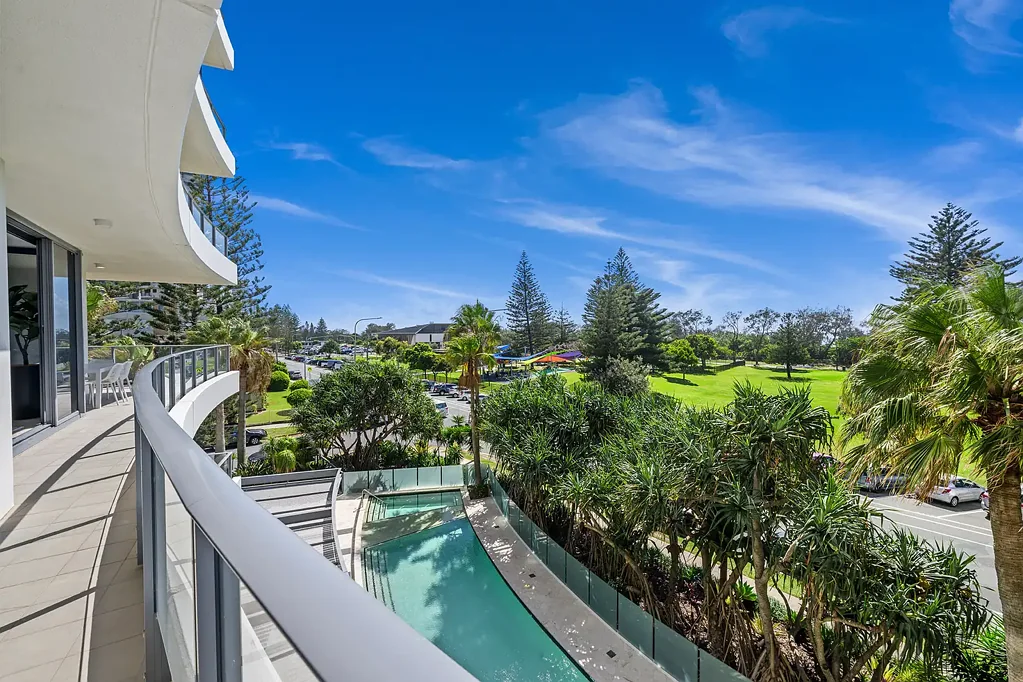 4/173 Old Burleigh Road, Broadbeach, QLD 4218