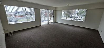 1 bed 1 bath with parking water and lawns