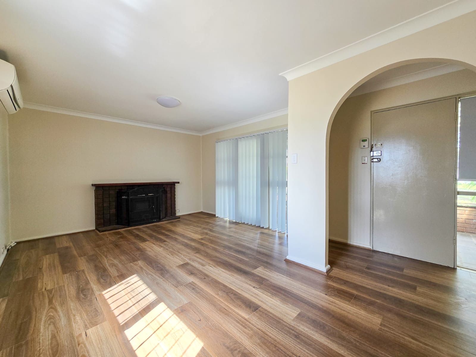 28 DARWIN RD, CAMPBELLTOWN NSW 2560, 0 chambres, 0 salles de bain, House