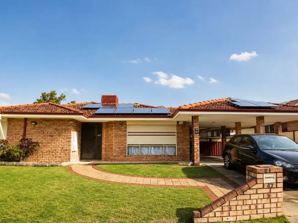 Camillo 3ਬੈੱਡਰੂਮ On large 707m2 Block – Zoned R25