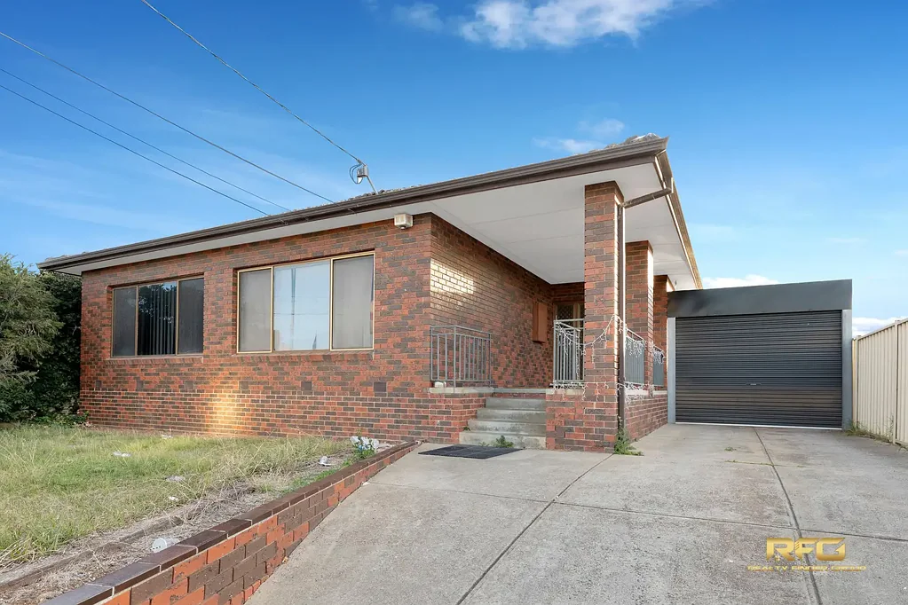Spacious Family Home for Rent in Deer Park