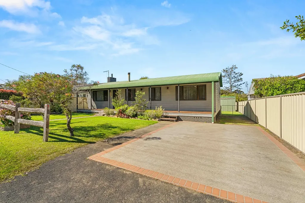 West Nowra 4બેડરૂમ Bushland Outlook – A Welcoming West Nowra Home...