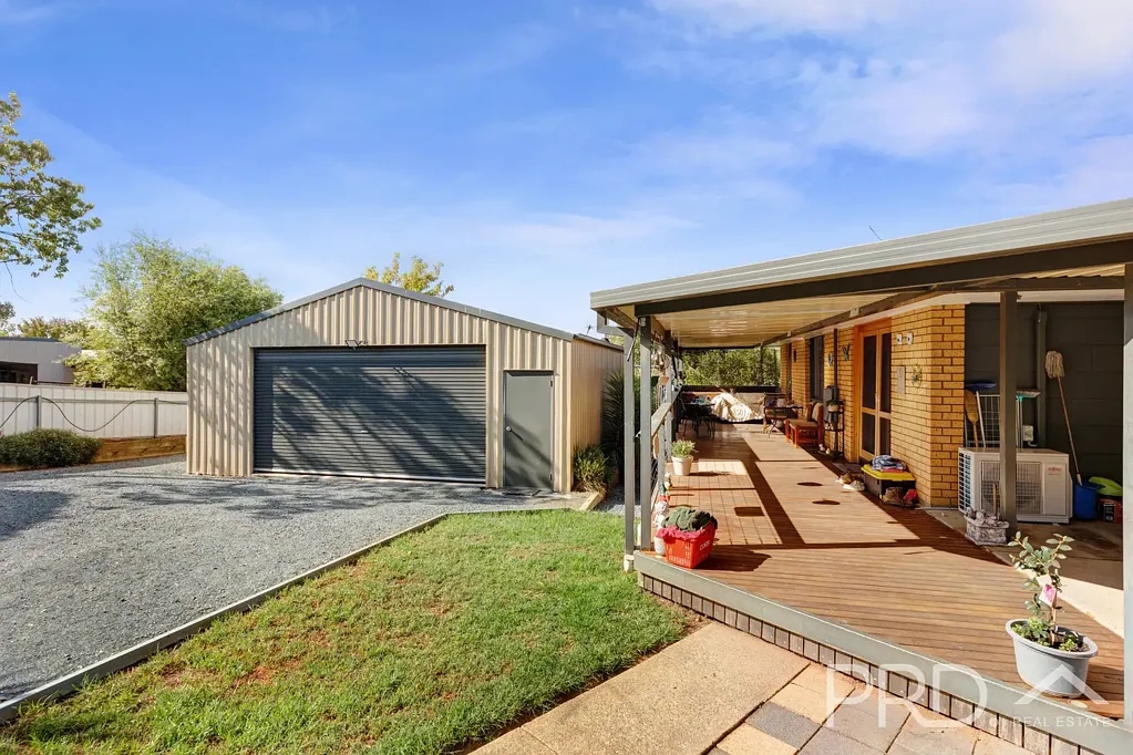 Tumut 3 Bedroom Solid Brick Family Home!