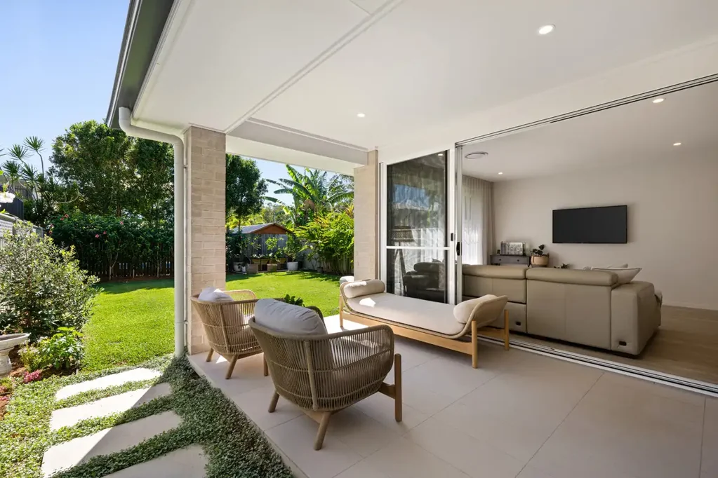 Moffat Beach 5ห้องนอน A Turn-Key Family Home, 700m from the Beach