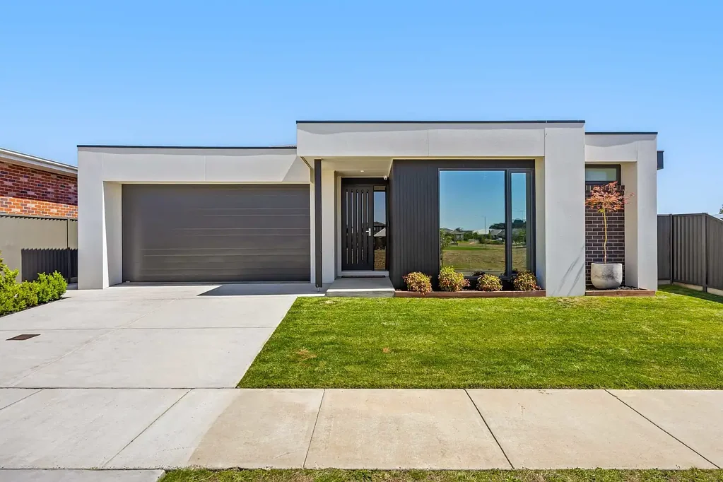 3 Lovering Way, Lucas, VIC 3350
