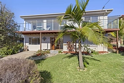 14 Peter Crescent, Batehaven