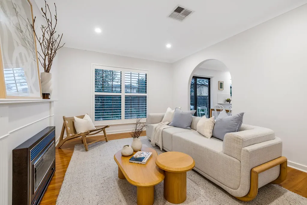 Highgate 2Moenga Private, Renovated and Perfectly Positioned.