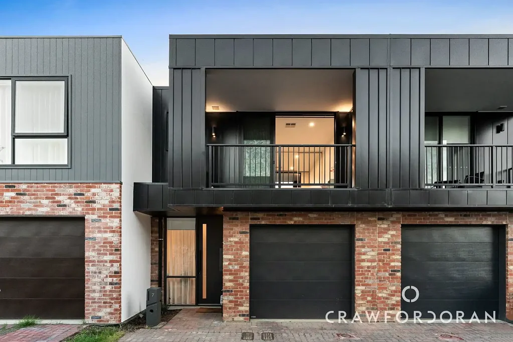 Bowden 3ห้องนอน Tailor made Bowden Living in Action