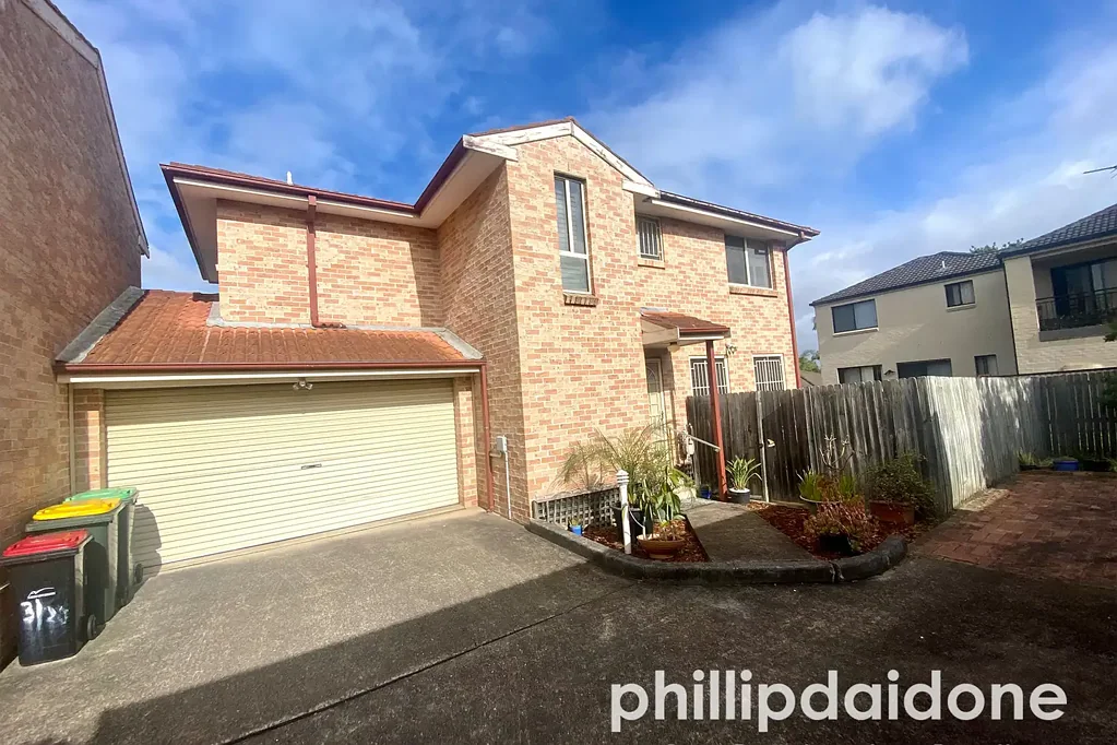 NEAT 4 BEDROOM  TOWNHOUSE..