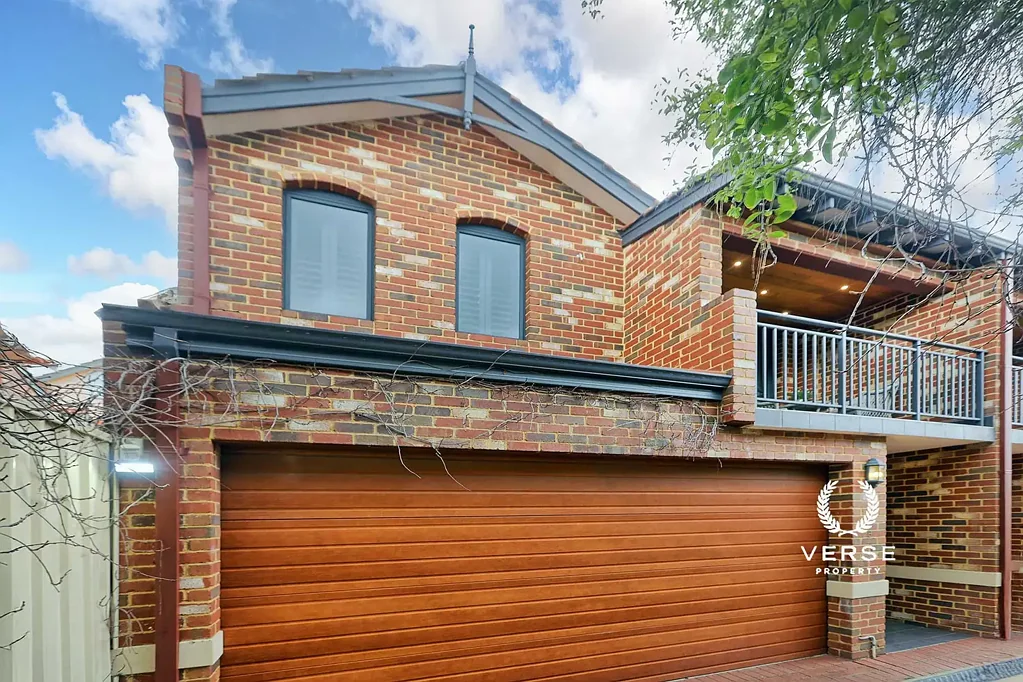 Victoria Park 3ਬੈੱਡਰੂਮ Not all prestige, inner City townhouses are built the same.
