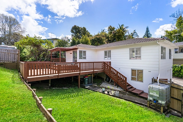 16 Dunraven Place, Torbay, North Shore City