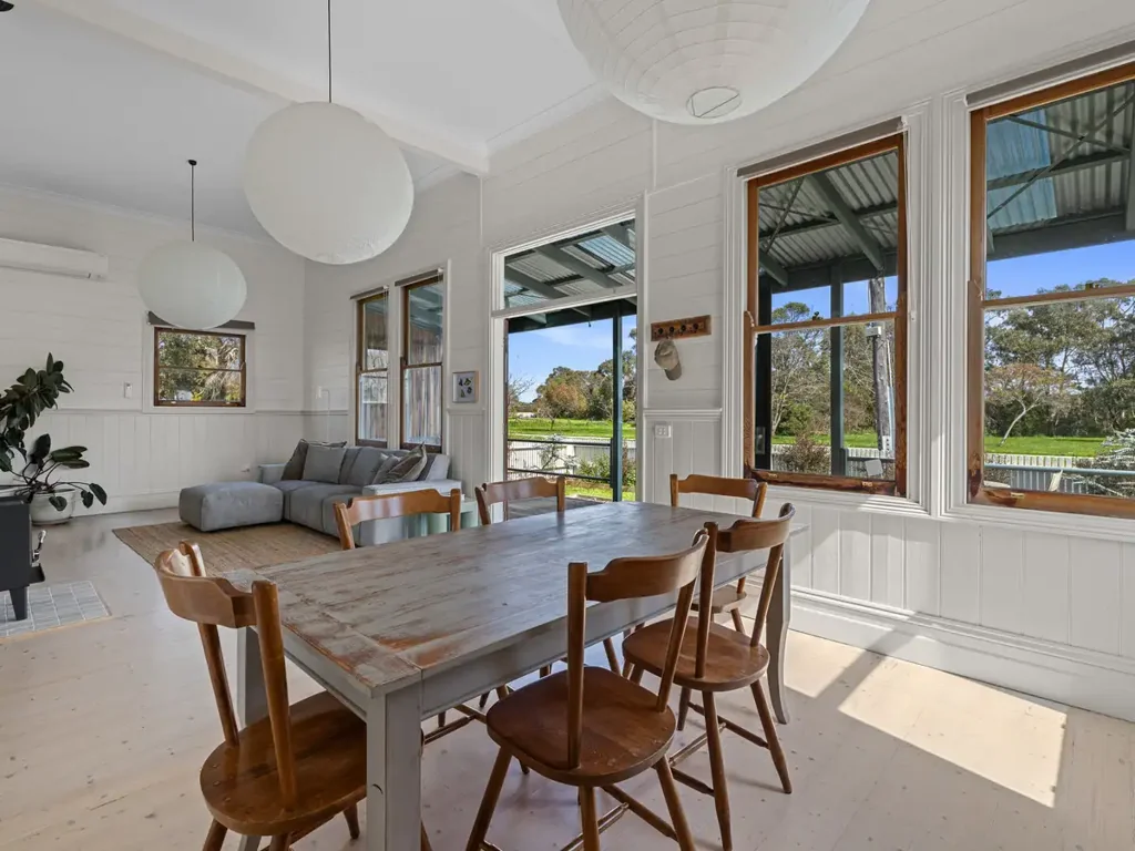 Bass 2 Bedroom 'Delamere' a charming period cottage