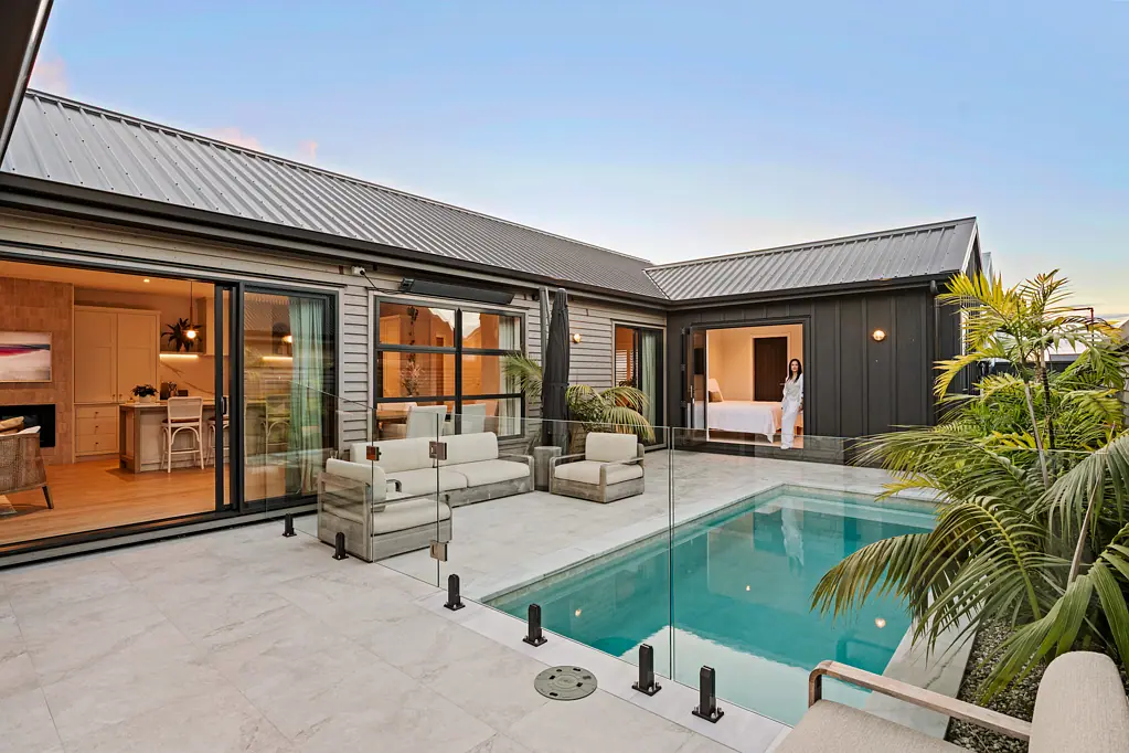 Papamoa 4Habitaciones Luxury Show Home With Versatile Pool Pavilion