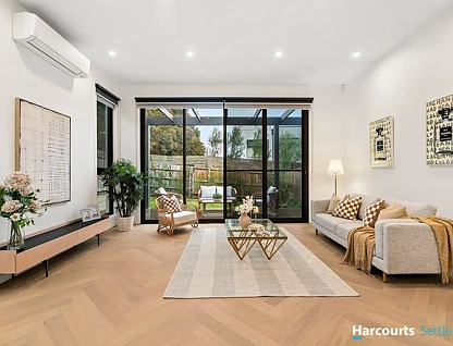 2B Nioka Street, Chadstone, VIC 3148, 4 Kuwarto, 3 Banyo, Townhouse