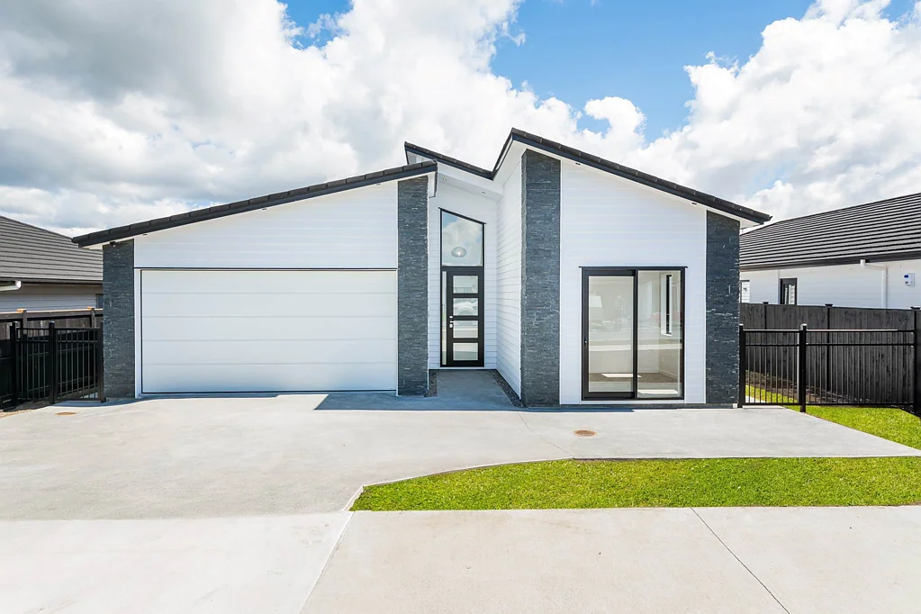 Modern, near new 4 bedroom home in Milldale
