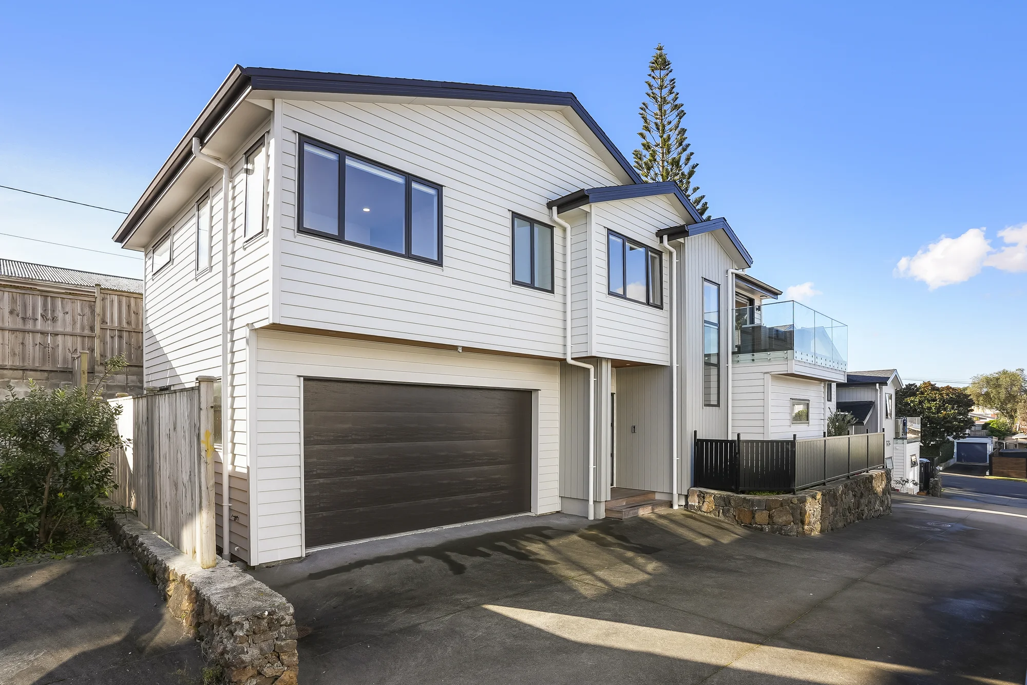 Onehunga 5Phòng ngủ Multi-Generational Living with Sea Views