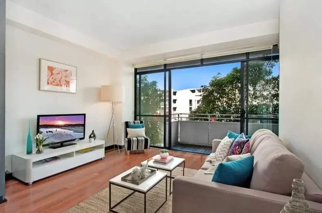 "ETAGE" ONE BEDROOM APARTMENT WITH CAR SPACE