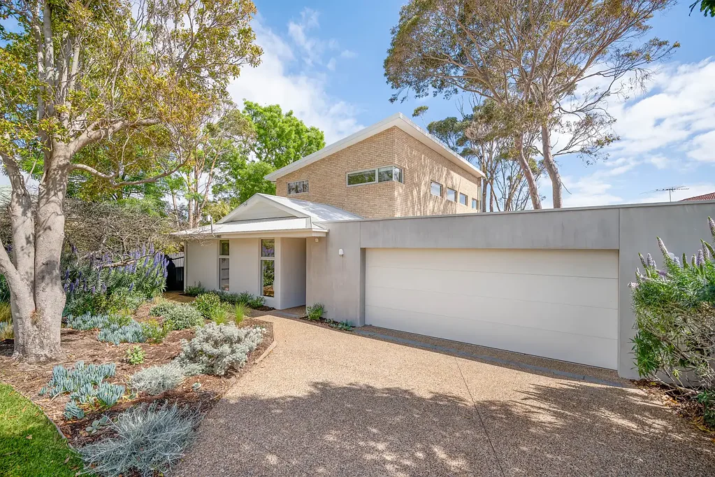 8 Marjorie Court, Mccrae, VIC 3938