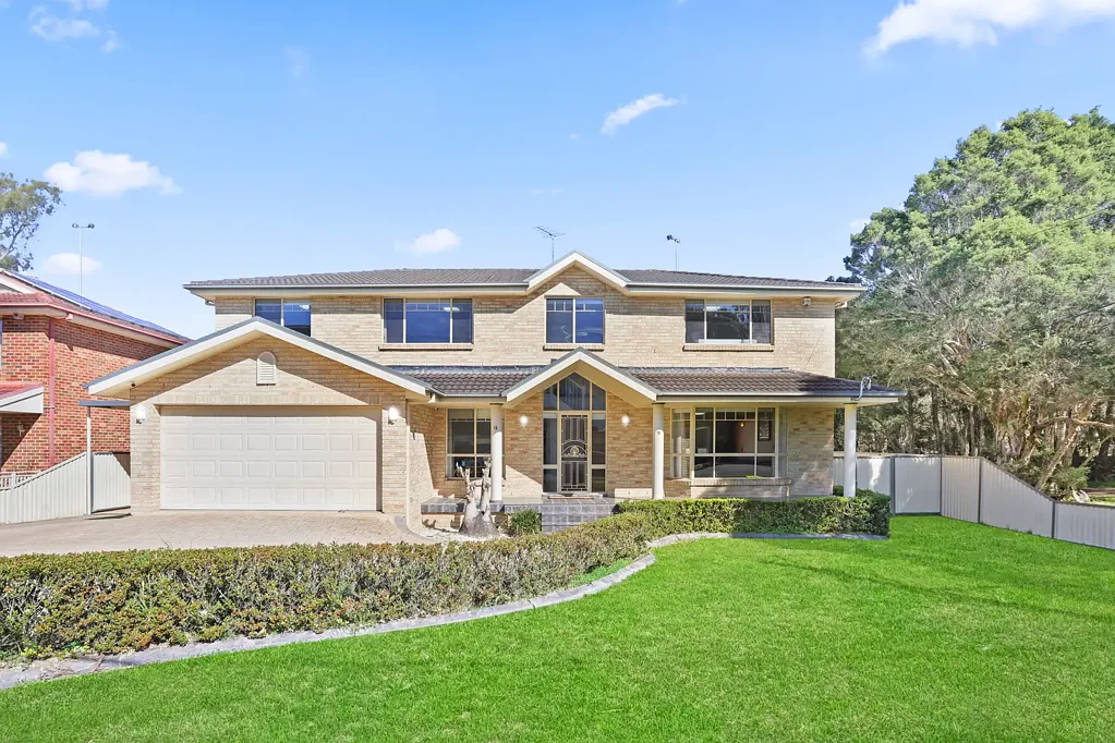 Toongabbie 5Zimmer Exceptional Corner Residence I Massive 974sqm I 24m Wide Frontage