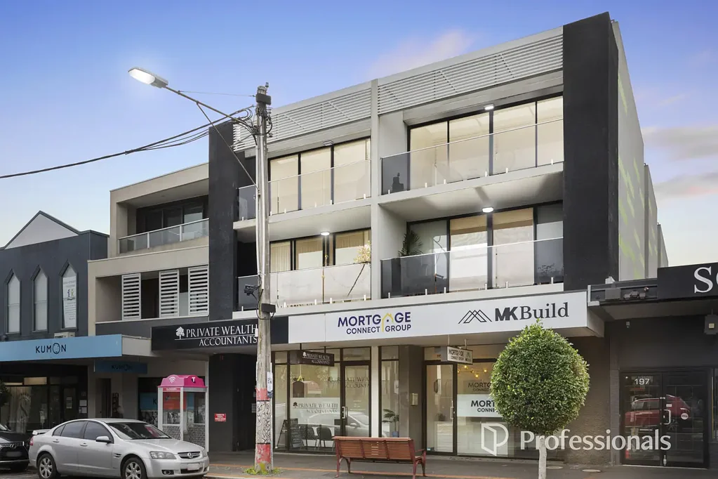 Mckinnon 2Zimmer 3 mins to the Station, In the Zone and 82m2 (approx.) of Space