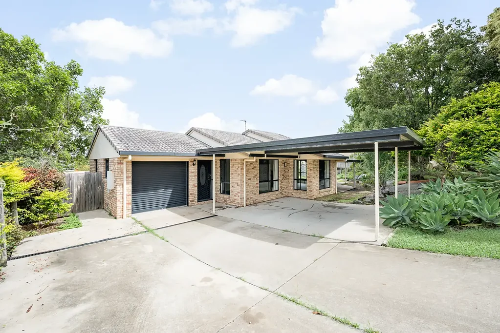 APPLICATION APPROVED:: WELCOME TO 7 MONTROSE PLACE - THE PERFECT BLEND OF LIFESTYLE AND LOCATION!