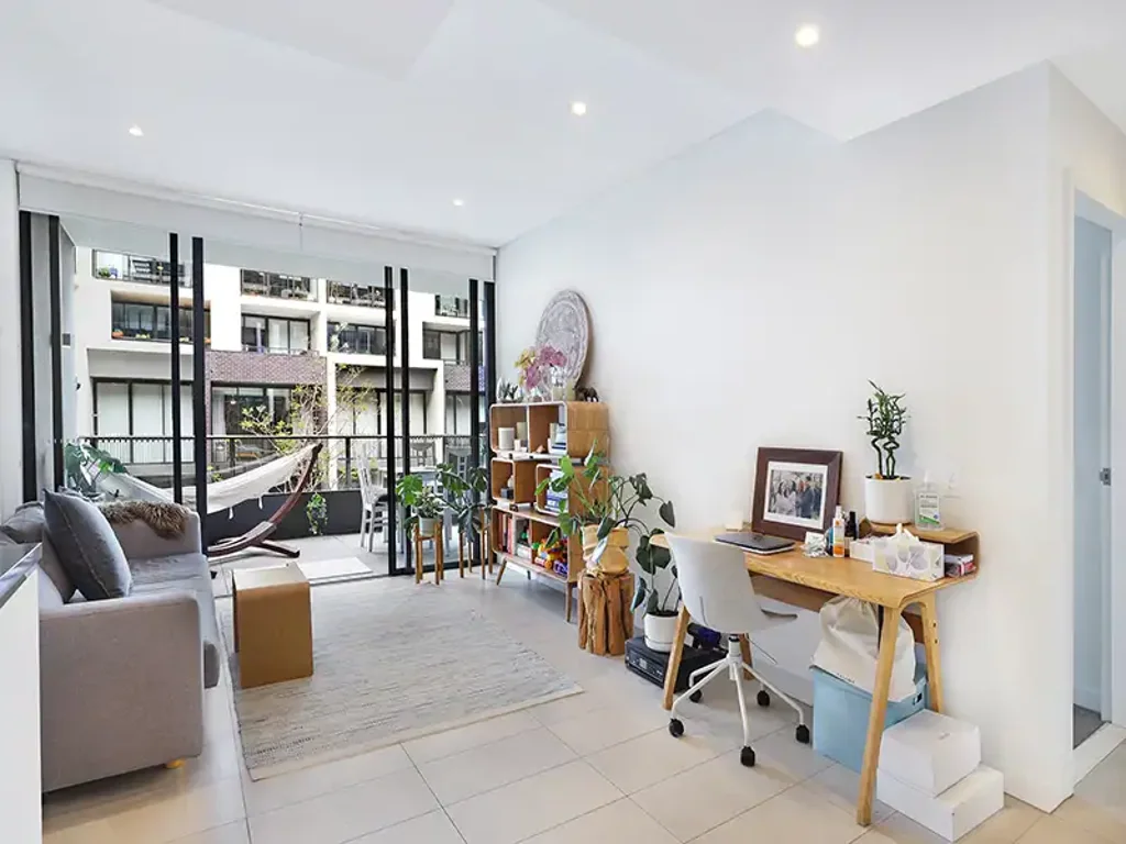 Large North-facing 1-Bedroom Apartment in Harold Park