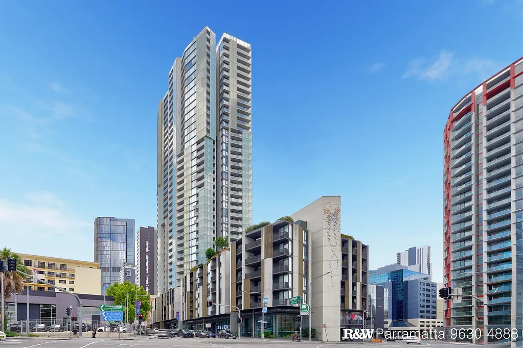Parramatta 1房 中心地段便利 朝东阳台采光 书房居家办公 现代厨房电器 宽敞卧室衣帽间 EAST-FACING MODERN APARTMENT IN PRIME PARRAMATTA LOCATION