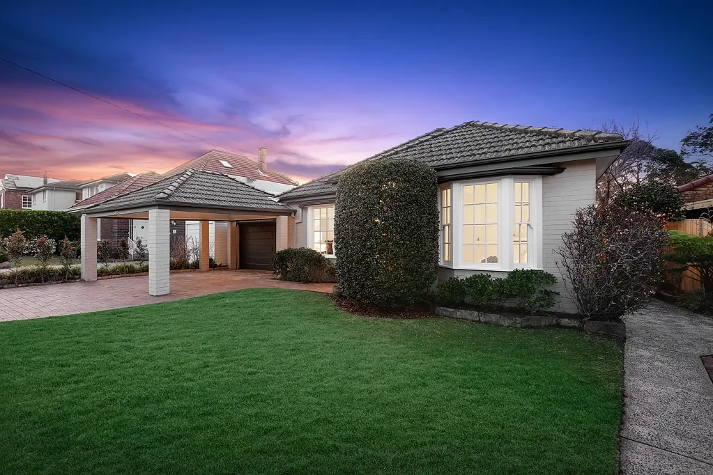 Spacious Family Home in Prime Northbridge Location