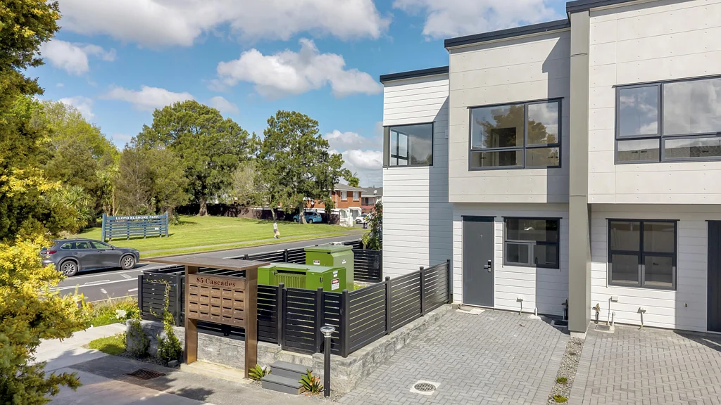 Pakuranga Heights 2房  Brand New Designer Homes - 85 Cascades Road