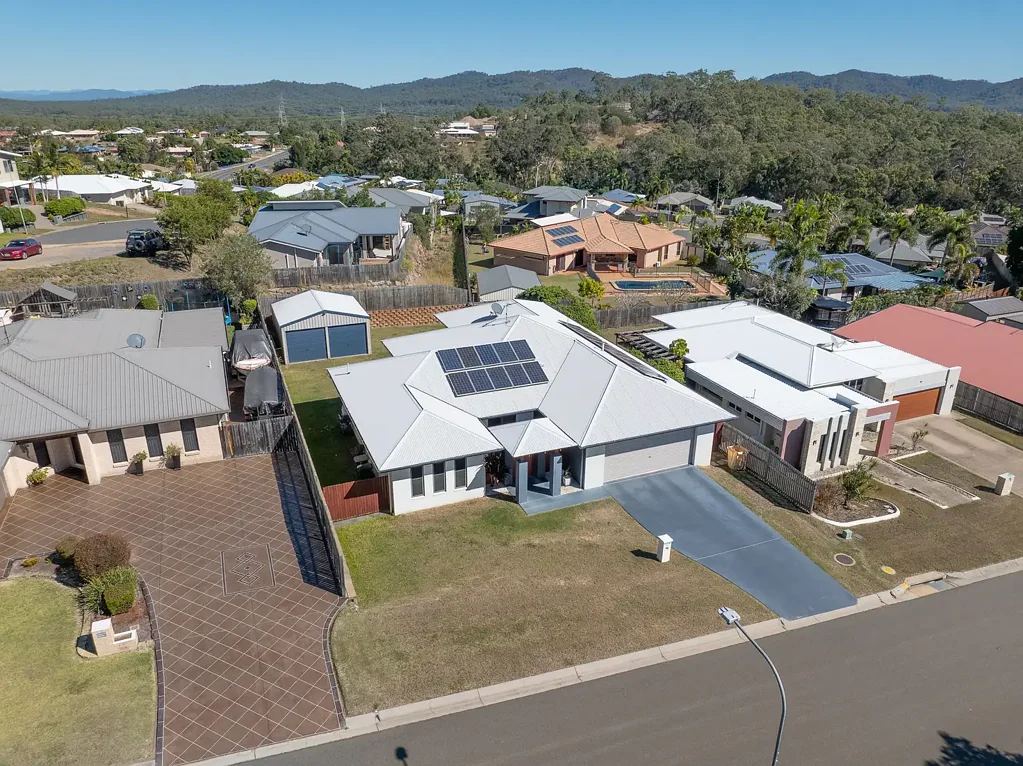 18 Clarendon Street, Clinton, QLD 4680