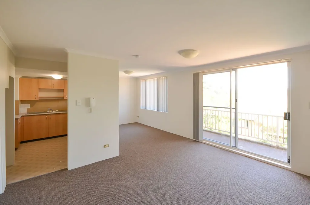 3 BEDROOM APARTMENT IN PERFECT LOCATION!
