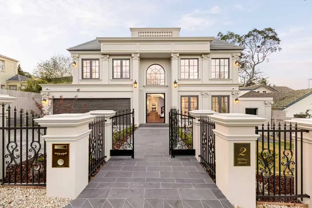 Balwyn North 5Kwarto Inspiring grandeur with the newest of luxuries