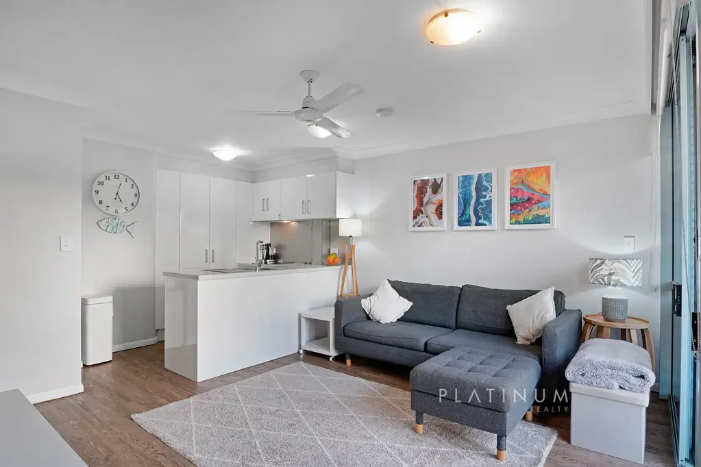 Coolangatta 1બેડરૂમ Coastal Living, Modern Top-Floor Apartment