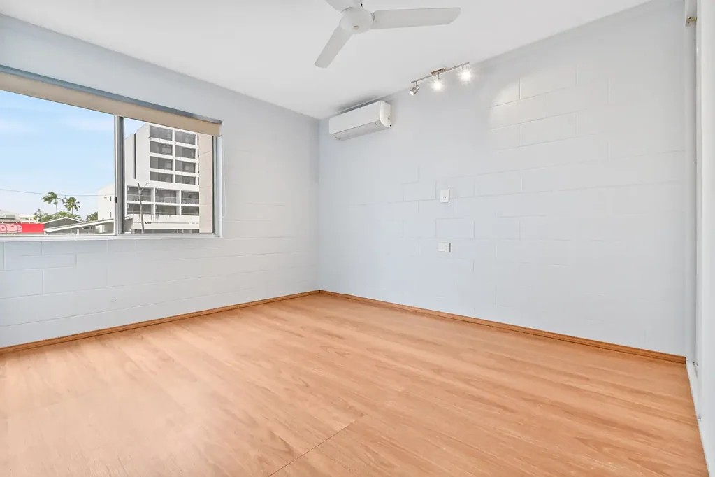 Modern City Living – Renovated 2-Bedroom Apartment in Prime Location