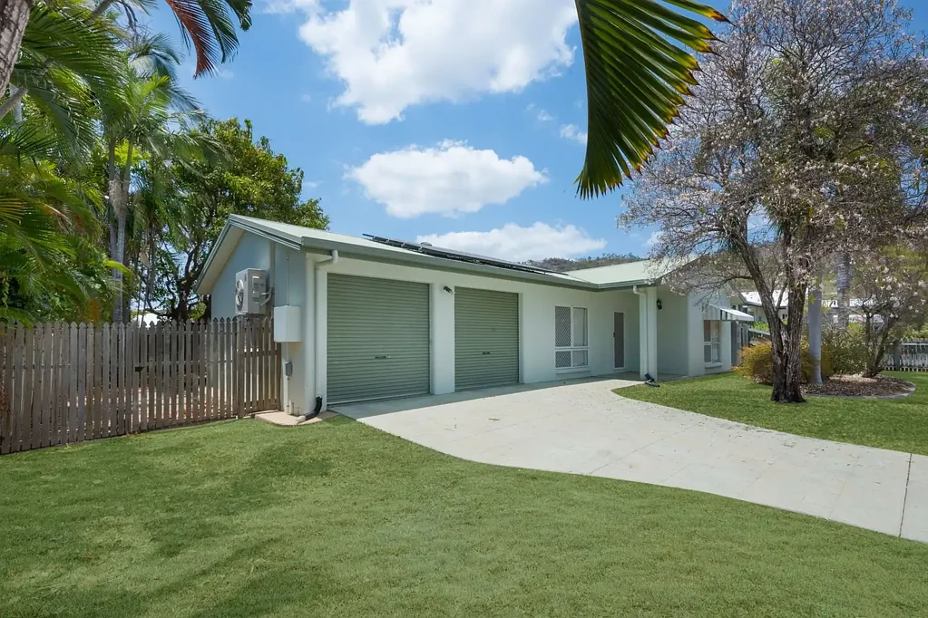Bright and Breezy Home in Convenient Mount Louisa Location