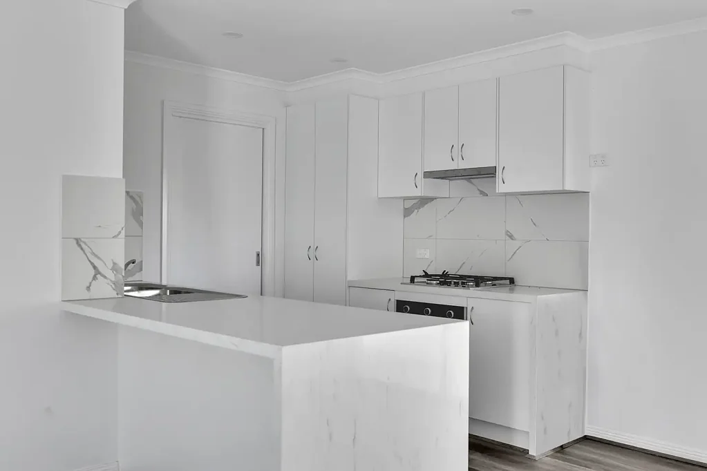 FIVE ACRE LIFESTYLE LIVING WITH A BEAUTIFULLY RENOVATED FAMILY HOME.