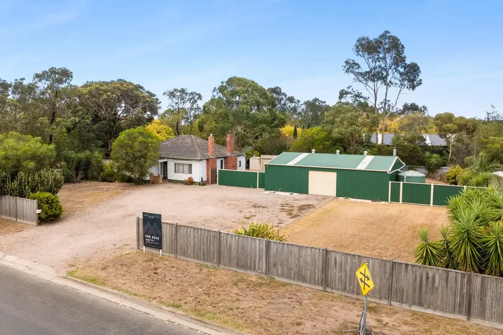 Winchelsea 3Zimmer HUGE BLOCK – 1741m2 – TIDY HOME – LARGE SHED / WORKSHOP