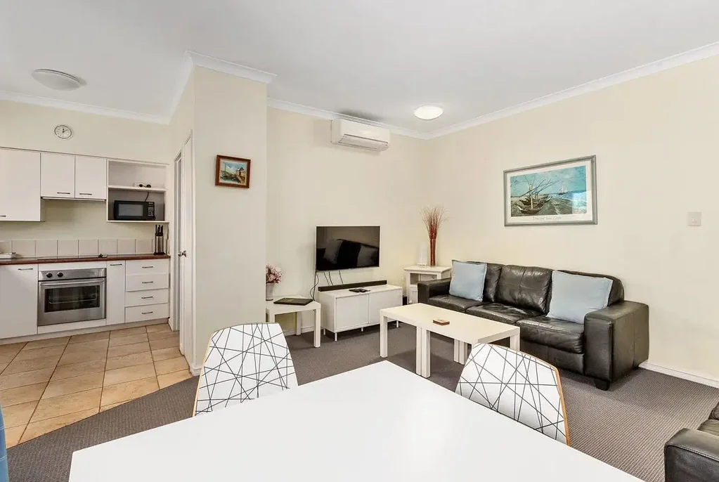 Fully Furnished Fremantle Apartment