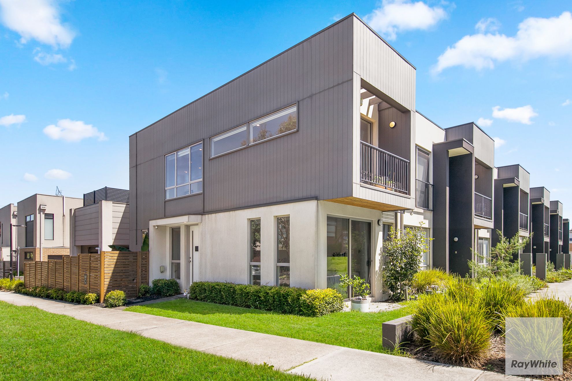 8 DANTHONIA ST, COBURG NORTH VIC 3058, 0房, 0浴, House