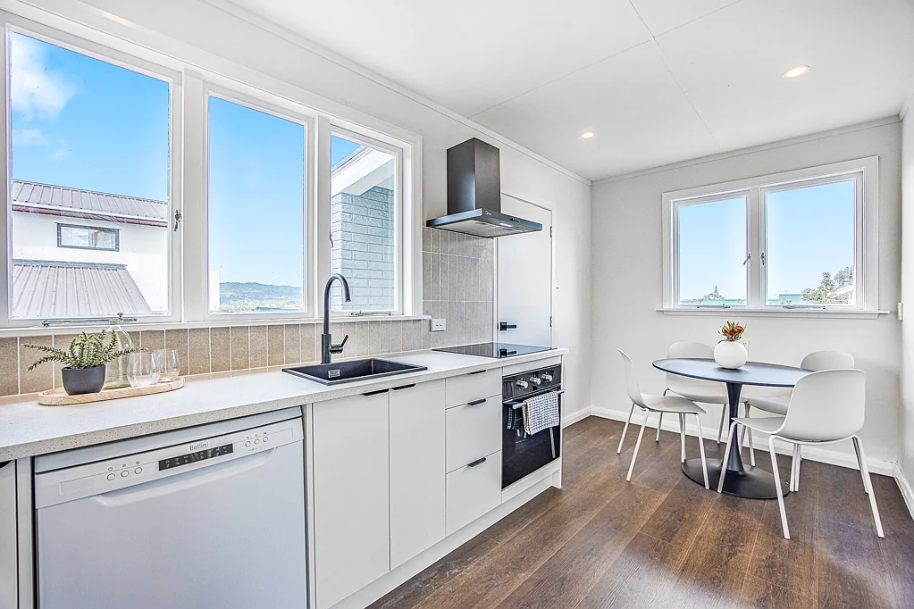 115 Sunnyside Road, Sunnyvale, Waitakere City, Auckland