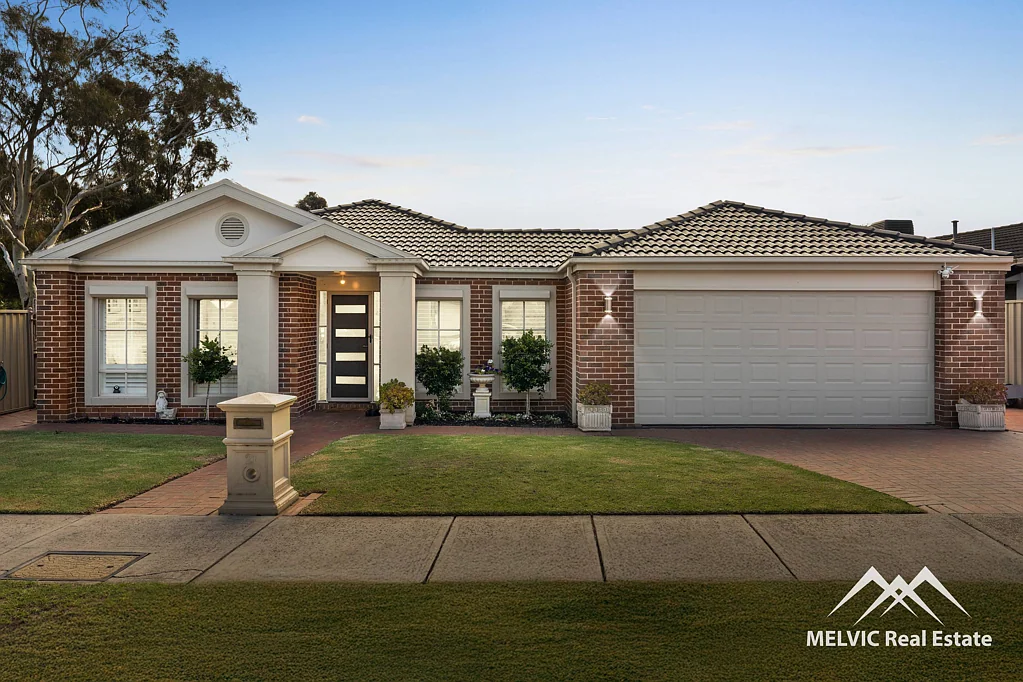 21 Mornington Grove, Berwick, VIC 3806
