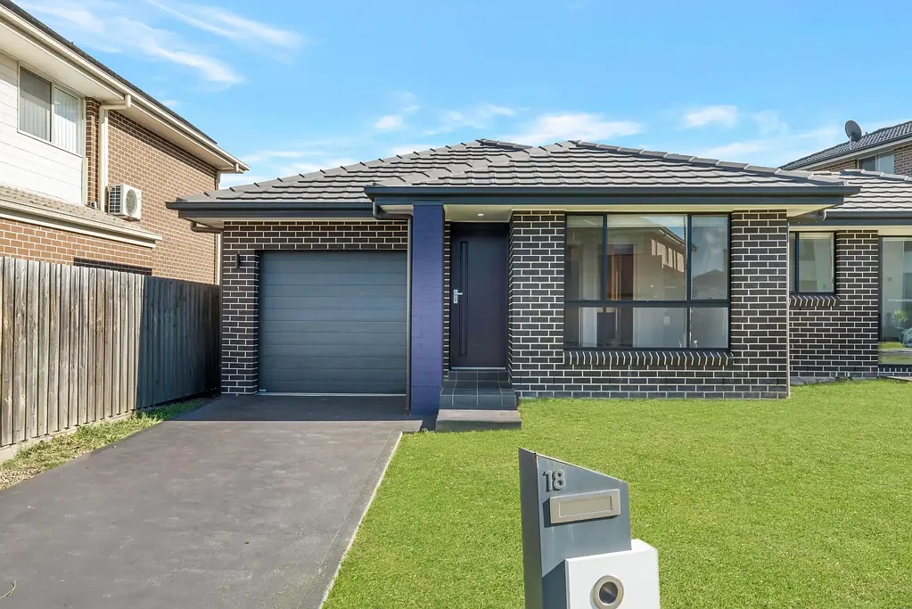 Modern Family Living in Prime Edmondson Park Location!