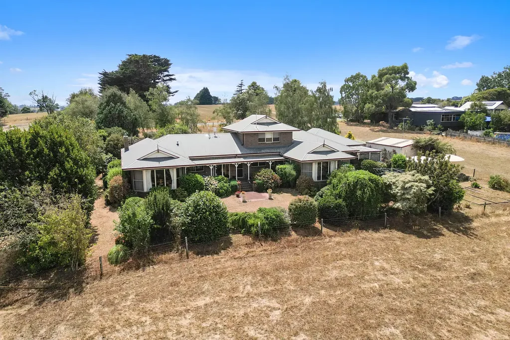 Lardner  Picturesque Lardner Lifestyle 18 Acre Farmlet