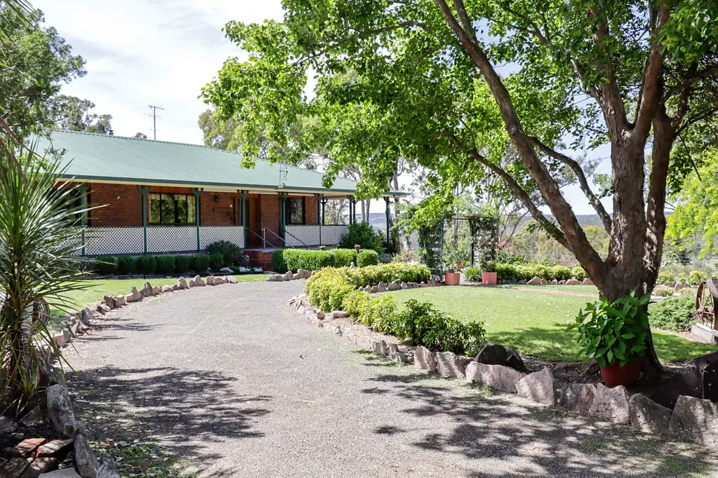 28 Neagles Lane, Tenterfield, NSW 2372