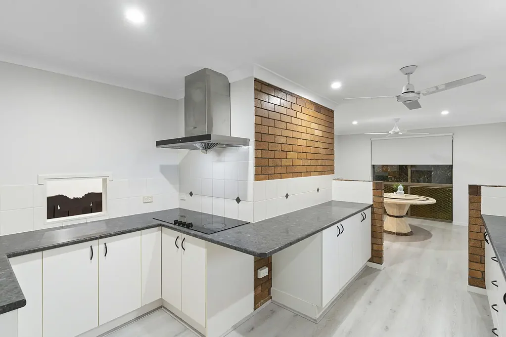 Springwood 4침실 Resort-Style Family Retreat with Heated Pool in the heart of Springwood