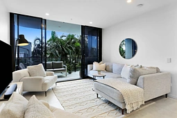 206/14 Twenty Eighth Avenue, Palm Beach